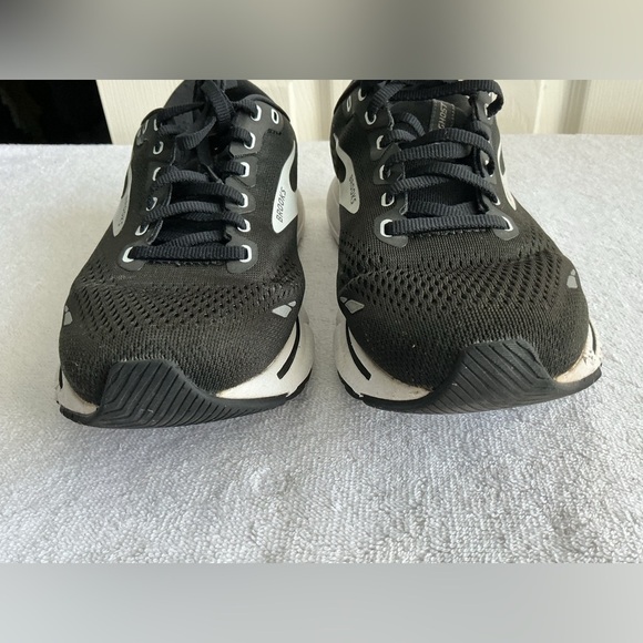 Brooks Men\'s Black Running Shoes Sz 9 main image 6
